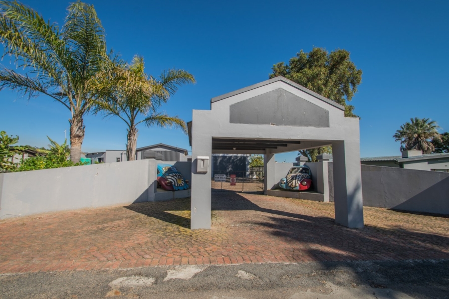 5 Bedroom Property for Sale in Albertinia Western Cape